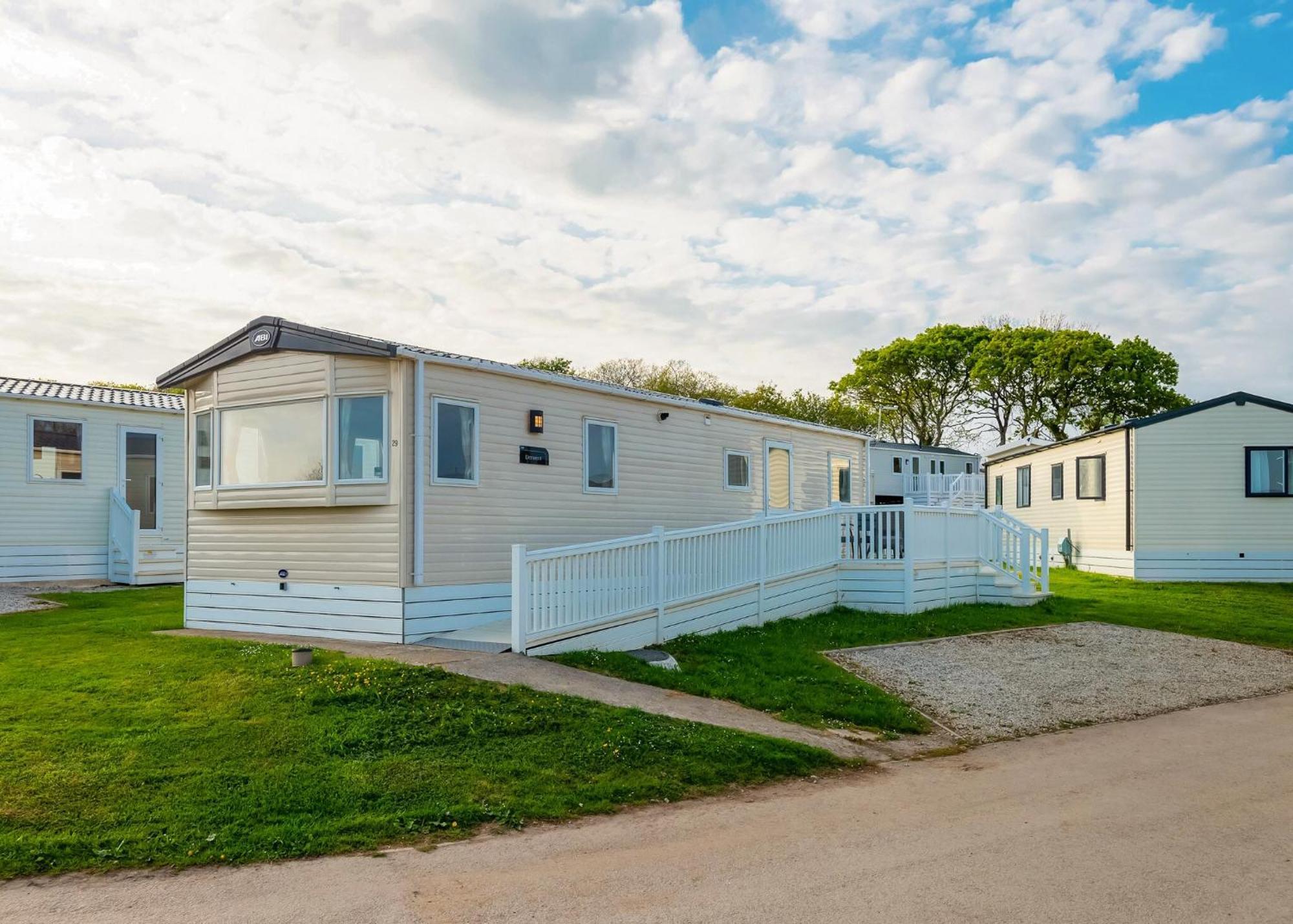 Meadow Lakes Holiday Park St Austell Exterior foto